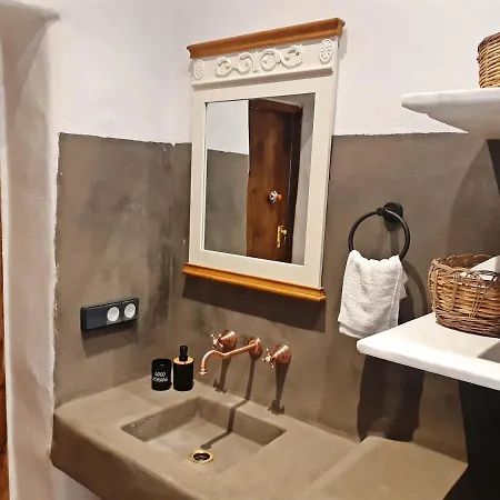 Kostoulis Traditional House *