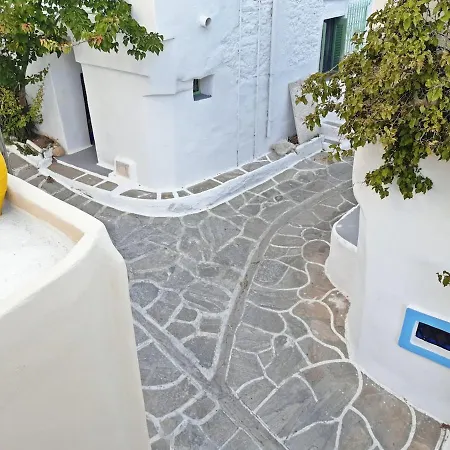 Kostoulis Traditional House Apartment *