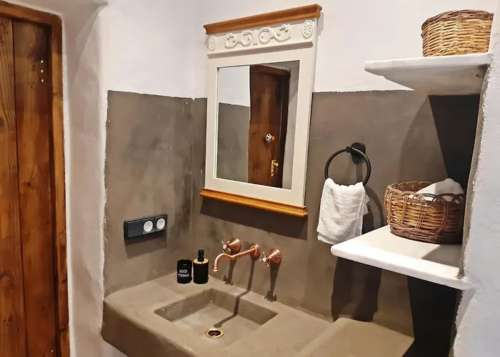 Kostoulis Traditional House *